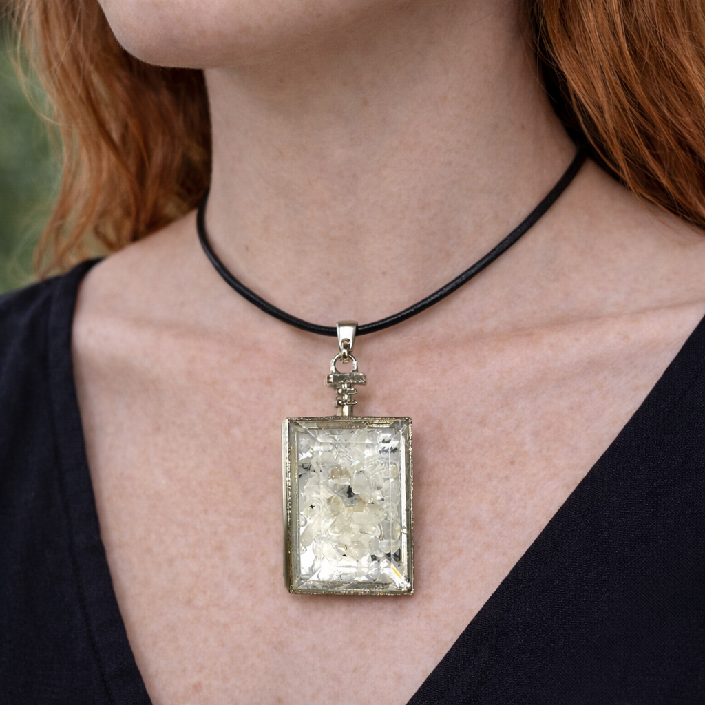 Collier Rectangle avec chips de Cristal de Roche