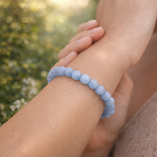 Bracelet en Angélite (Apaisement, Ouverture, Discernement)
