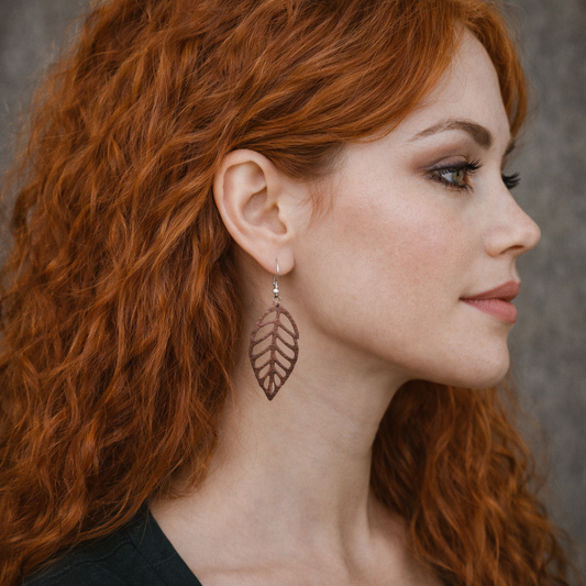 Boucles d'oreille en bois de tilleul - Feuilles marron